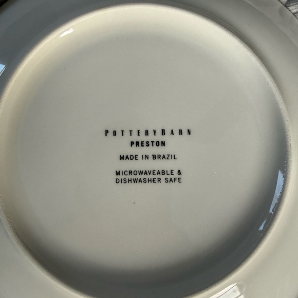 Pottery Barn Preston Polar Bear Plates Christmas Holiday 8.25" Lot Of 3 - Picture 3 of 6